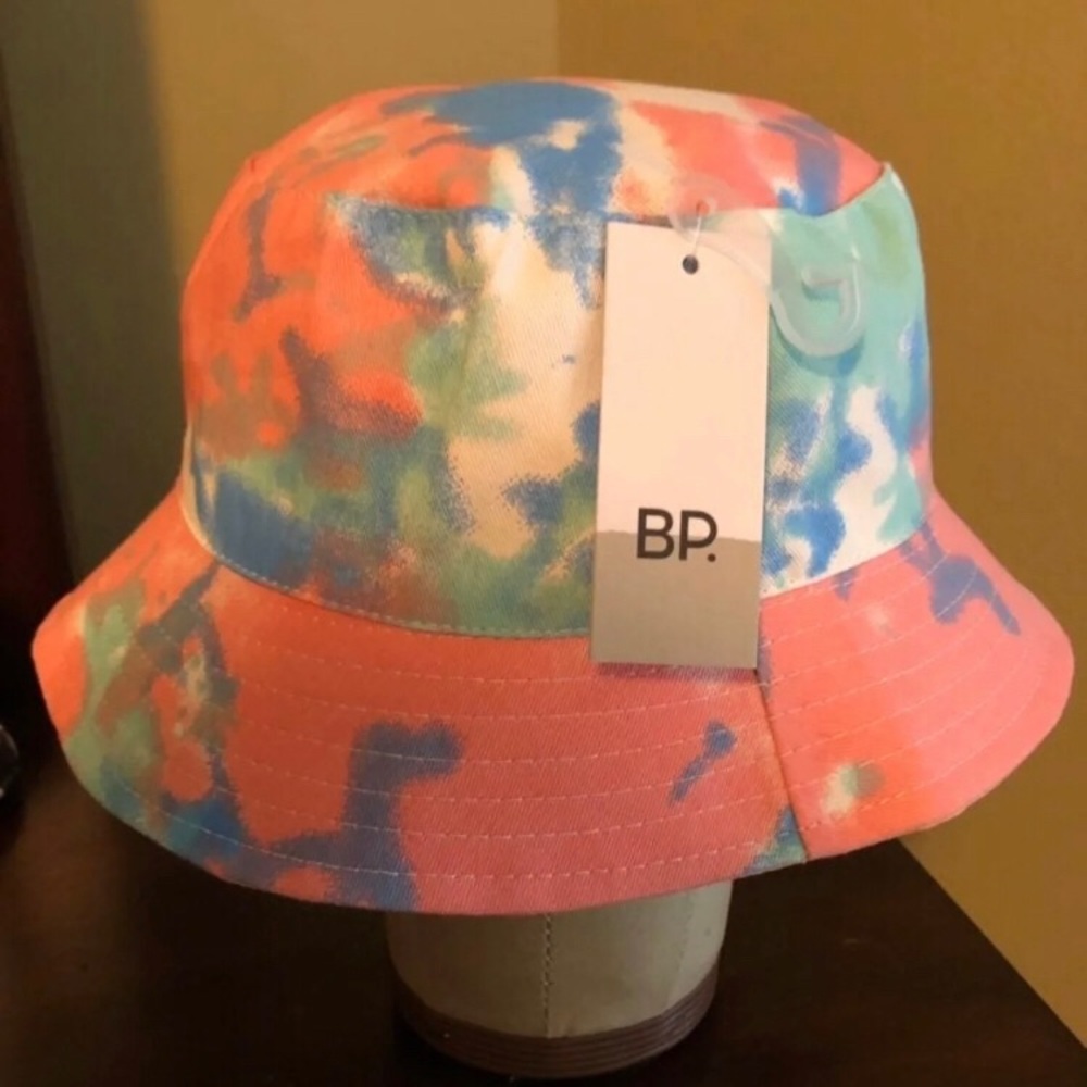Bucket hat
